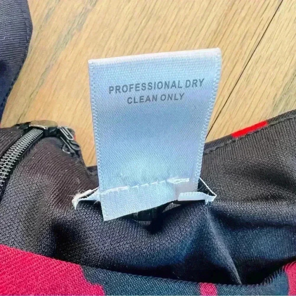 Caché Women’s Red and Black Leopard Print Sheath Dress with Belt Size 4 - Picture 12 of 12